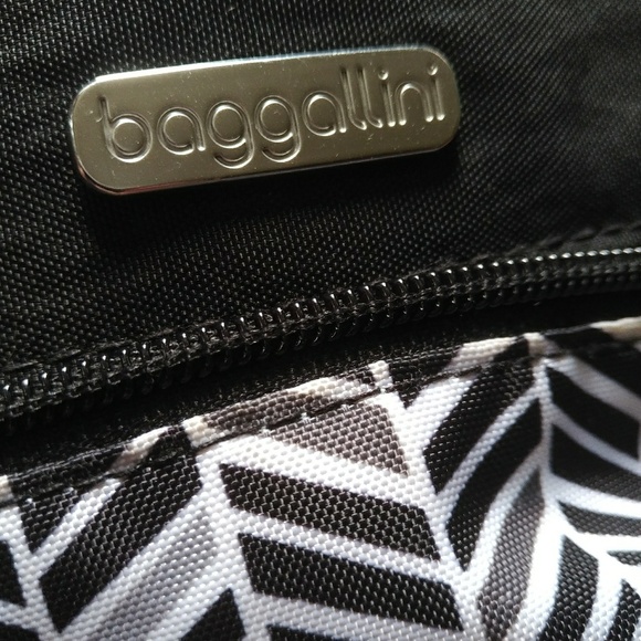 Baggallini crossbody - Picture 2 of 5